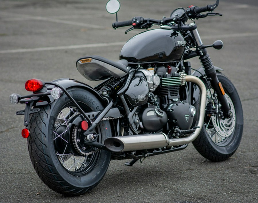 2025 Triumph Bonneville Bobber Jet Black