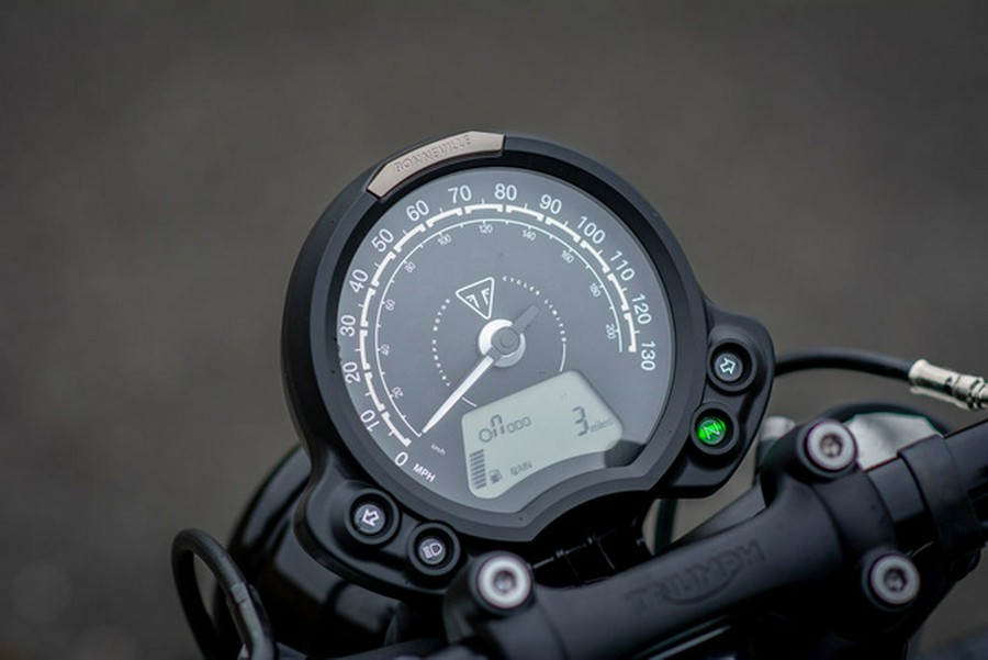 2025 Triumph Bonneville Bobber Jet Black