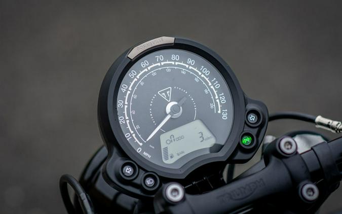 2025 Triumph Bonneville Bobber Jet Black