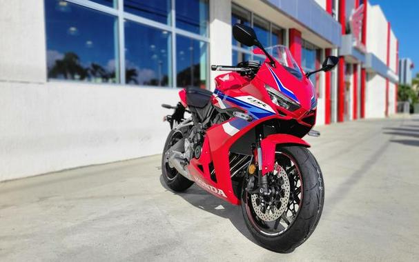 2026 Honda® CBR650R E-Clutch