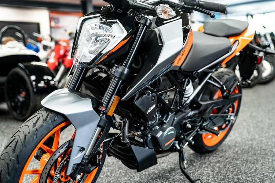 2023 KTM 200 Duke