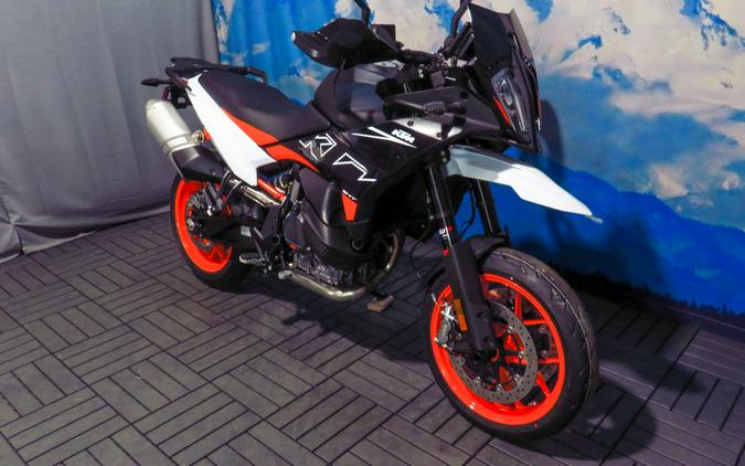 2024 KTM 890 SMT