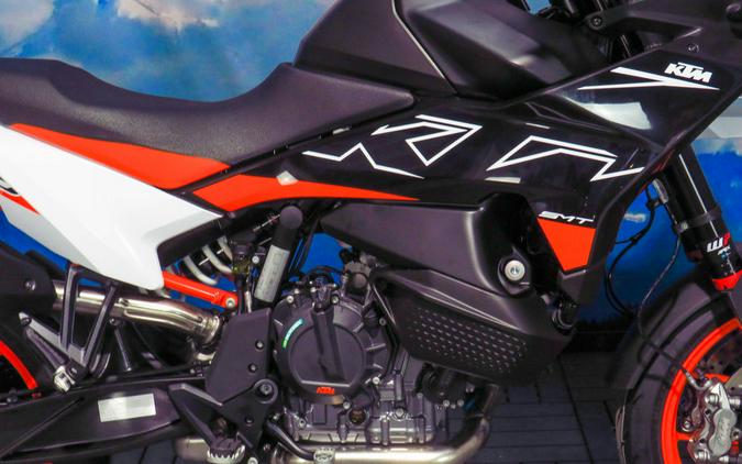 2024 KTM 890 SMT