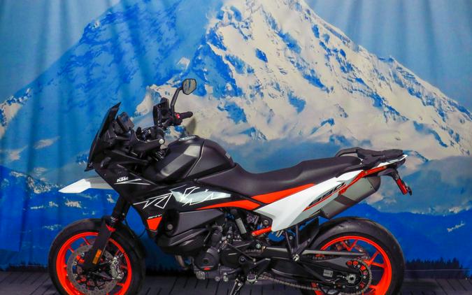 2024 KTM 890 SMT