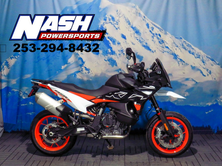 2024 KTM 890 SMT