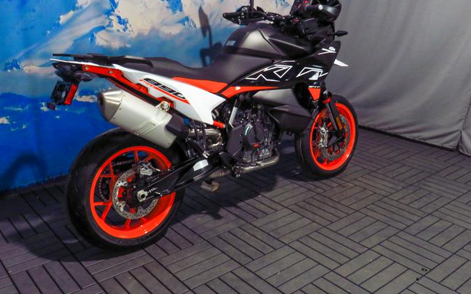 2024 KTM 890 SMT