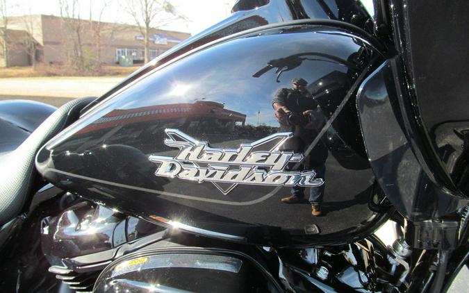 2024 Harley-Davidson® FLTRT - Road Glide® 3