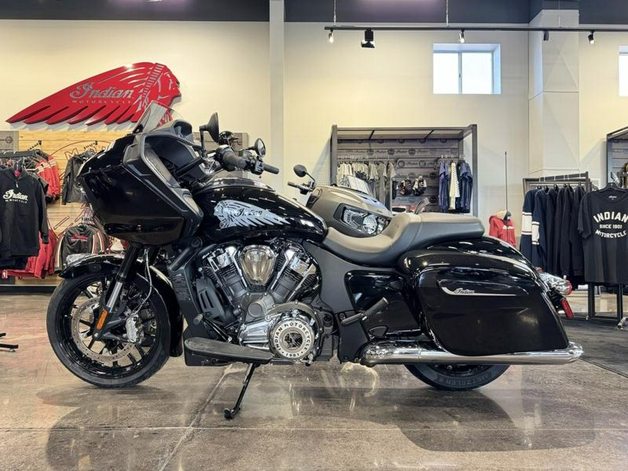 2024 Indian Motorcycle® Challenger® Black Metallic