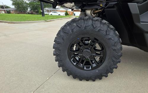 2026 Can-Am Defender MAX Limited HD11