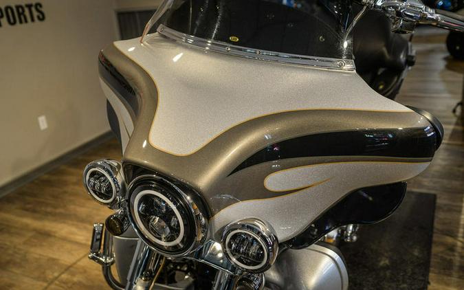 2013 Harley-Davidson® FLHTCUSE8 - CVO™ Ultra Classic® Electra Glide®