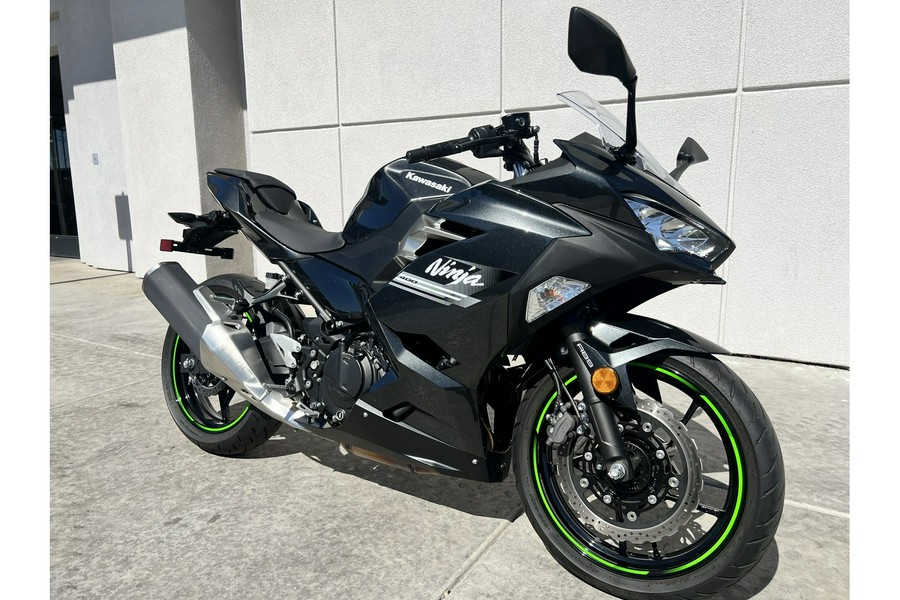 2022 Kawasaki Ninja 400 ABS