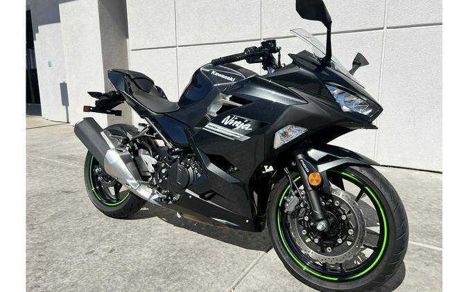 2022 Kawasaki Ninja 400 ABS