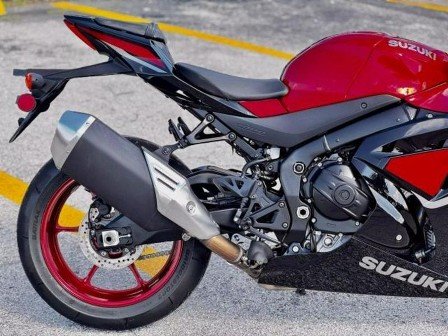 2025 Suzuki GSX-R1000
