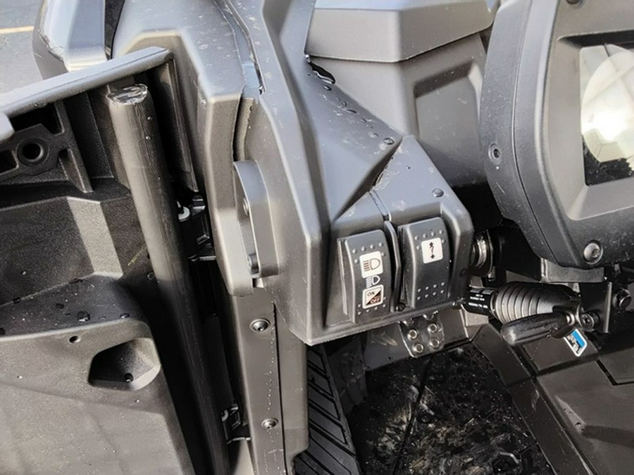 2026 Can-Am Commander XT 700