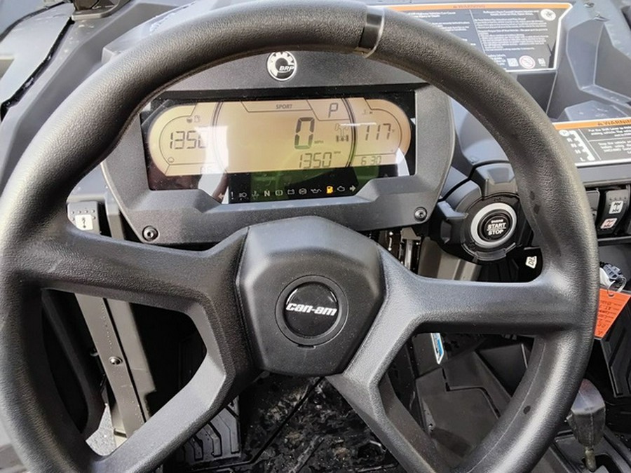 2026 Can-Am Commander XT 700