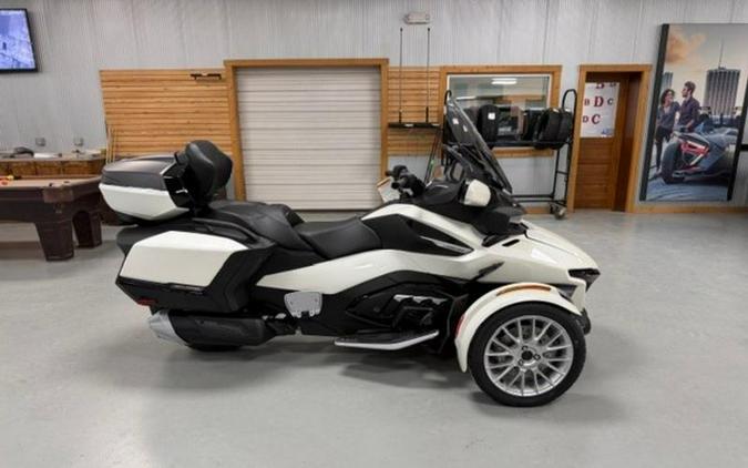 2026 Can-Am® Spyder RT Limited Platine