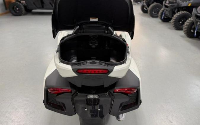 2026 Can-Am® Spyder RT Limited Platine