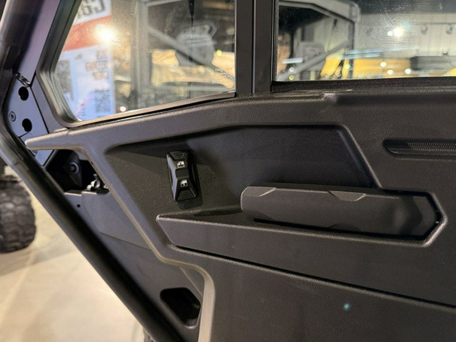 2026 Can-Am Defender MAX Limited HD11