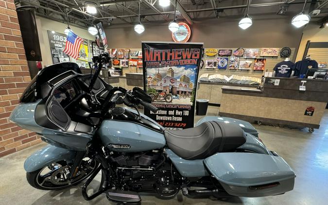 2024 Harley-Davidson Road Glide™ Sharkskin Blue - Black Finish