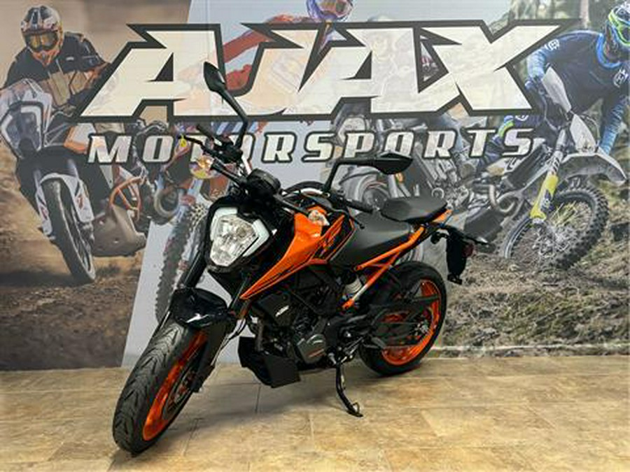 2023 KTM 200 Duke