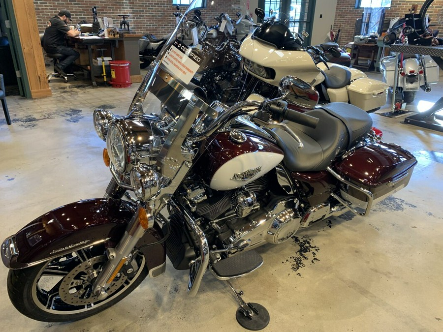 Harley-Davidson Road King 2021 FLHR Midnight Crimson & Stone Washed White Pe