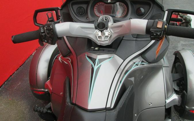 2013 Can-Am® Spyder® RT SE5