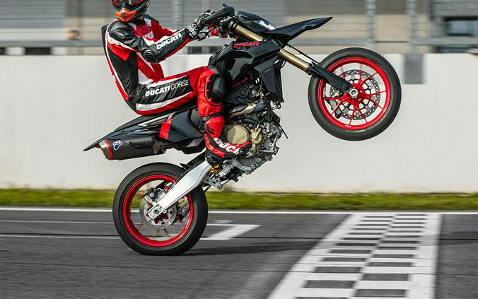 2027 Ducati Hypermotard 698 Mono Nera