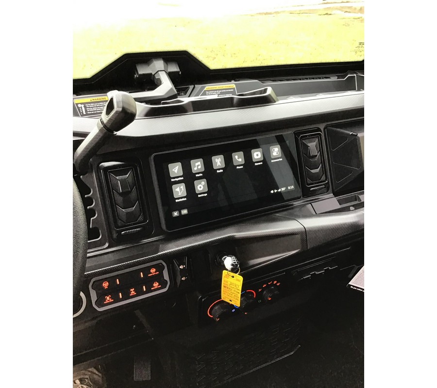 2027 SSV DEFXU MAX LTD 65 HD11 CA HB 27 - Can-Am