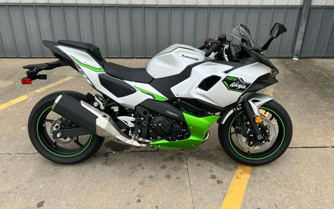 2024 Kawasaki Ninja 7 Hybrid ABS