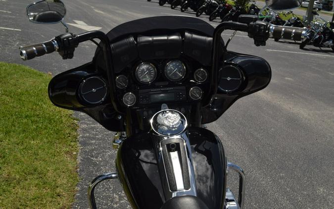 2010 Harley-Davidson Electra Glide® Ultra Limited - FLHTK