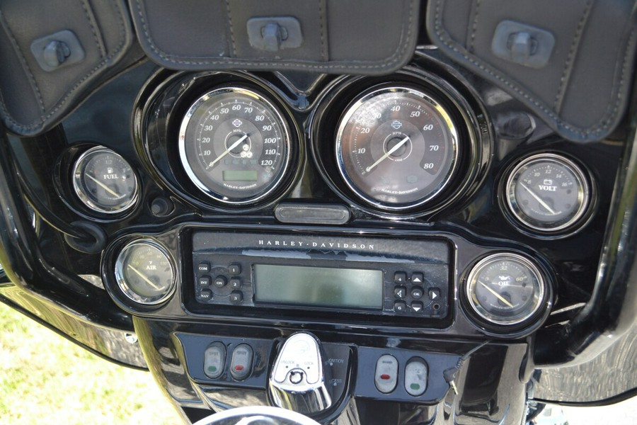 2010 Harley-Davidson Electra Glide® Ultra Limited - FLHTK