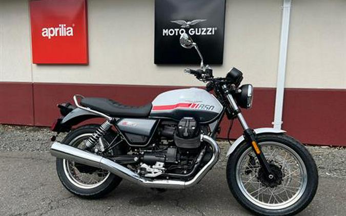 2023 Moto Guzzi V7 Special