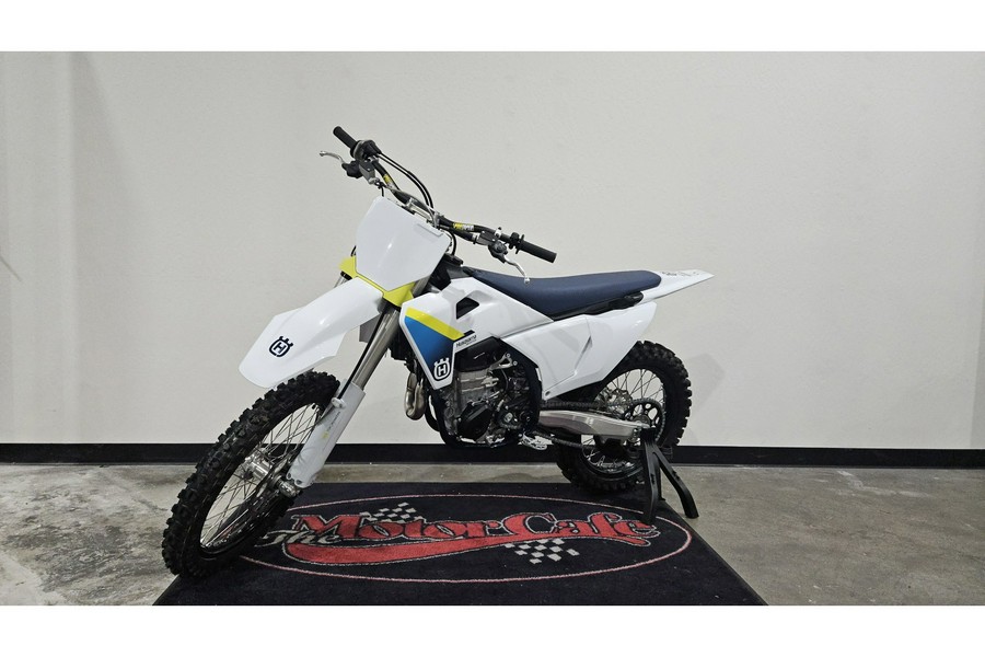 2025 FC 450 *Sale price with standard financing* - Husqvarna Motorcycles