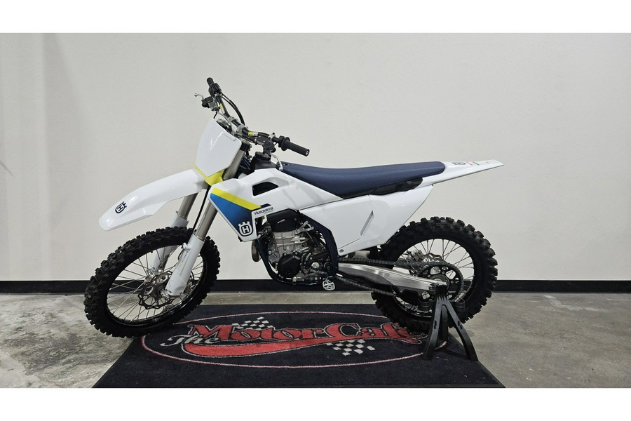 2025 FC 450 *Sale price with standard financing* - Husqvarna Motorcycles