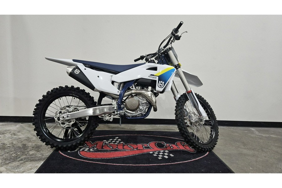 2025 FC 450 *Sale price with standard financing* - Husqvarna Motorcycles
