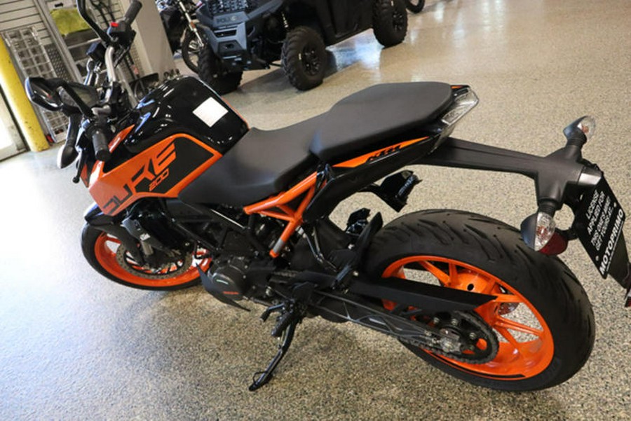 2023 KTM 200 Duke