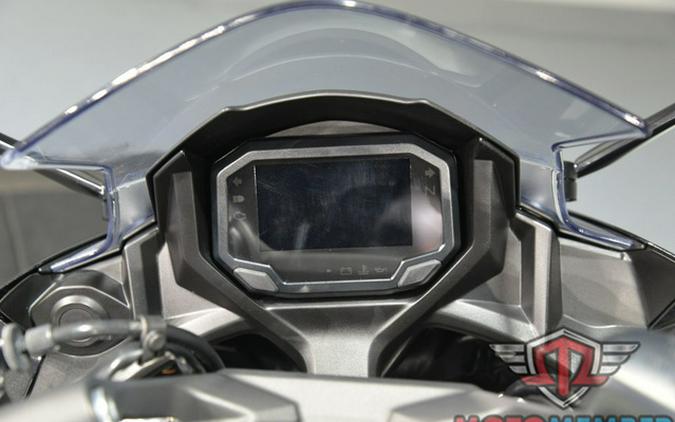 2022 Kawasaki Ninja 650 Pearl Robotic White/Metallic Carbon Gra