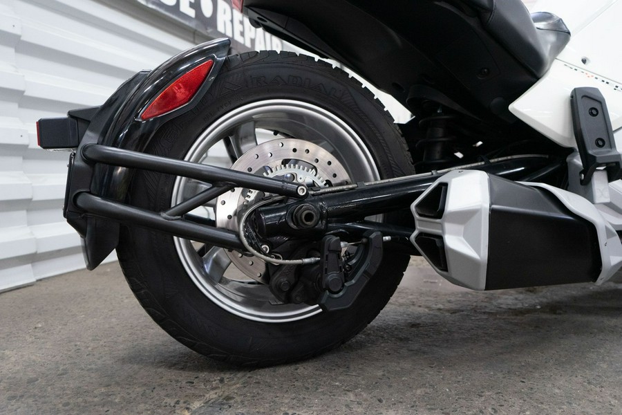 2015 Can-Am Spyder® F3 SE6