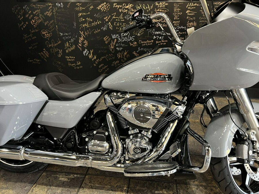 2026 Harley-Davidson® Road Glide® Dark Billiard Gray