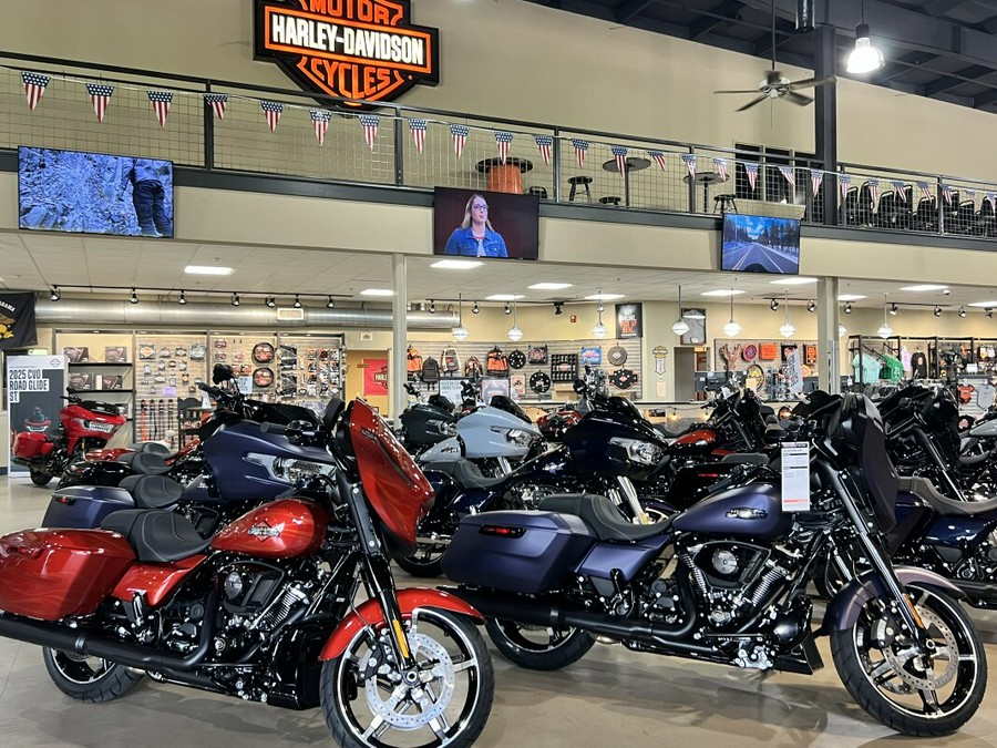 2026 Harley-Davidson® Road Glide® Dark Billiard Gray