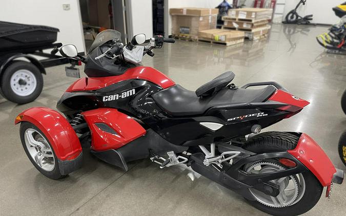 2010 Can-Am® Spyder Roadster RS