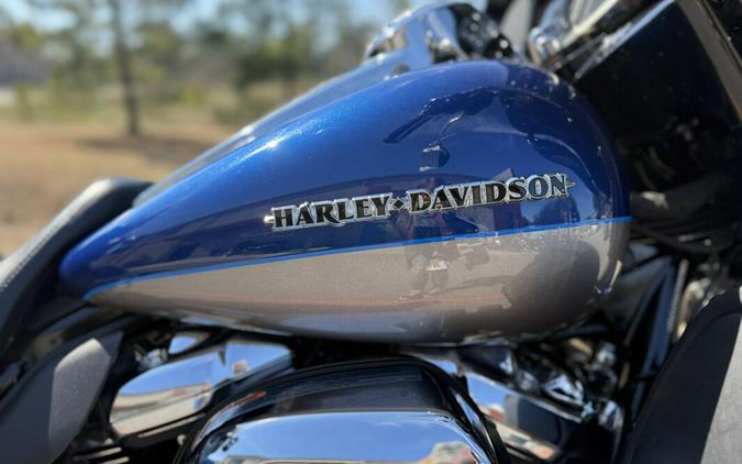 2017 Harley-Davidson® FLHTKL Ultra Limited Low