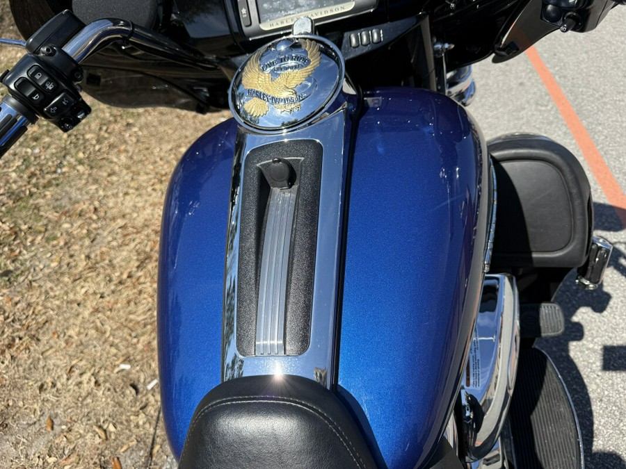 2017 Harley-Davidson® FLHTKL Ultra Limited Low