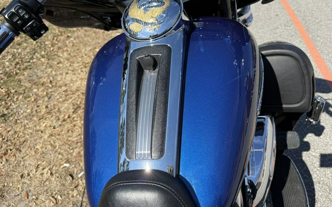 2017 Harley-Davidson® FLHTKL Ultra Limited Low