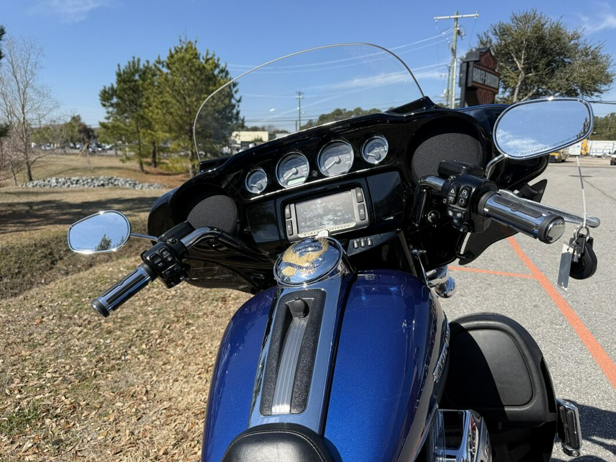 2017 Harley-Davidson® FLHTKL Ultra Limited Low