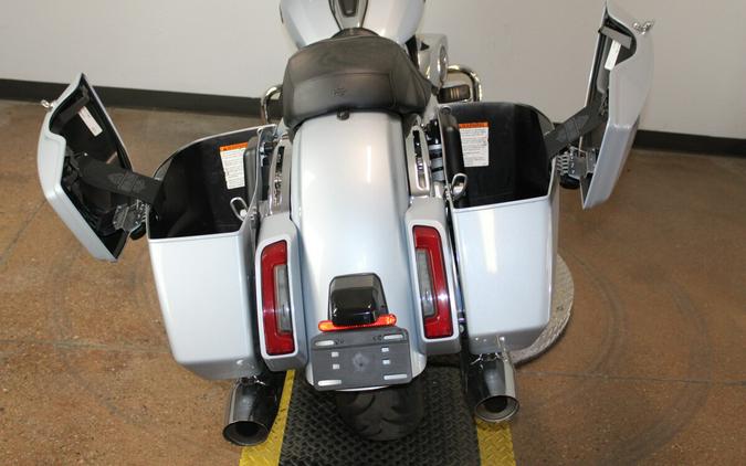 Harley-Davidson® Street Glide® 2024 Vivid Black