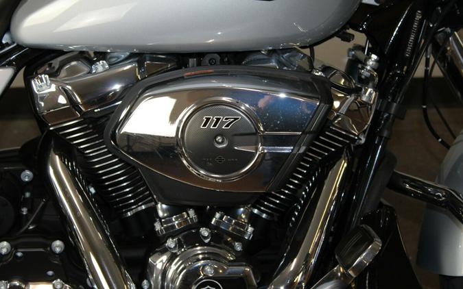 Harley-Davidson® Street Glide® 2024 Vivid Black