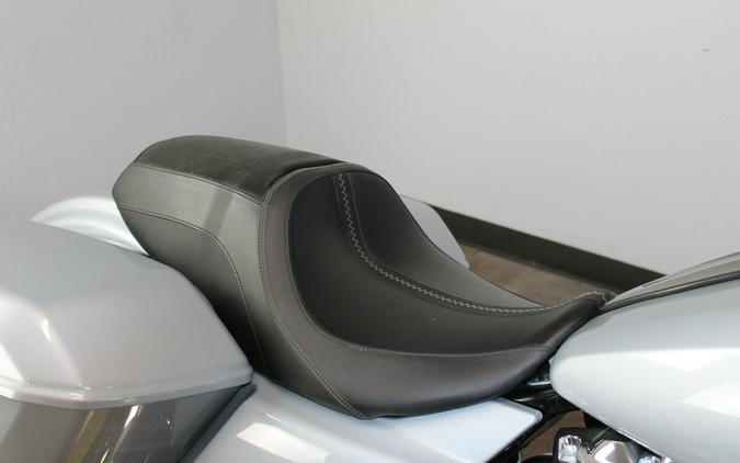 Harley-Davidson® Street Glide® 2024 Vivid Black