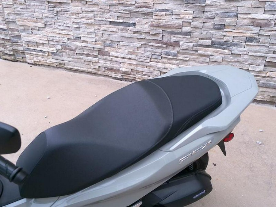 2025 Honda® PCX150AS