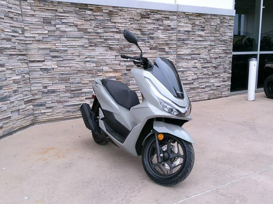2025 Honda® PCX150AS